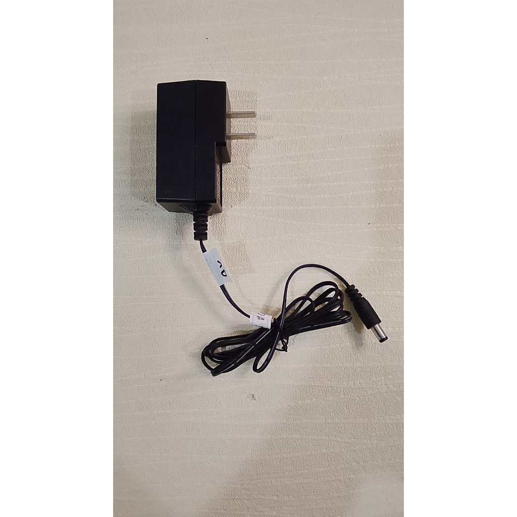 *Adaptor 9 Volt Serbaguna*