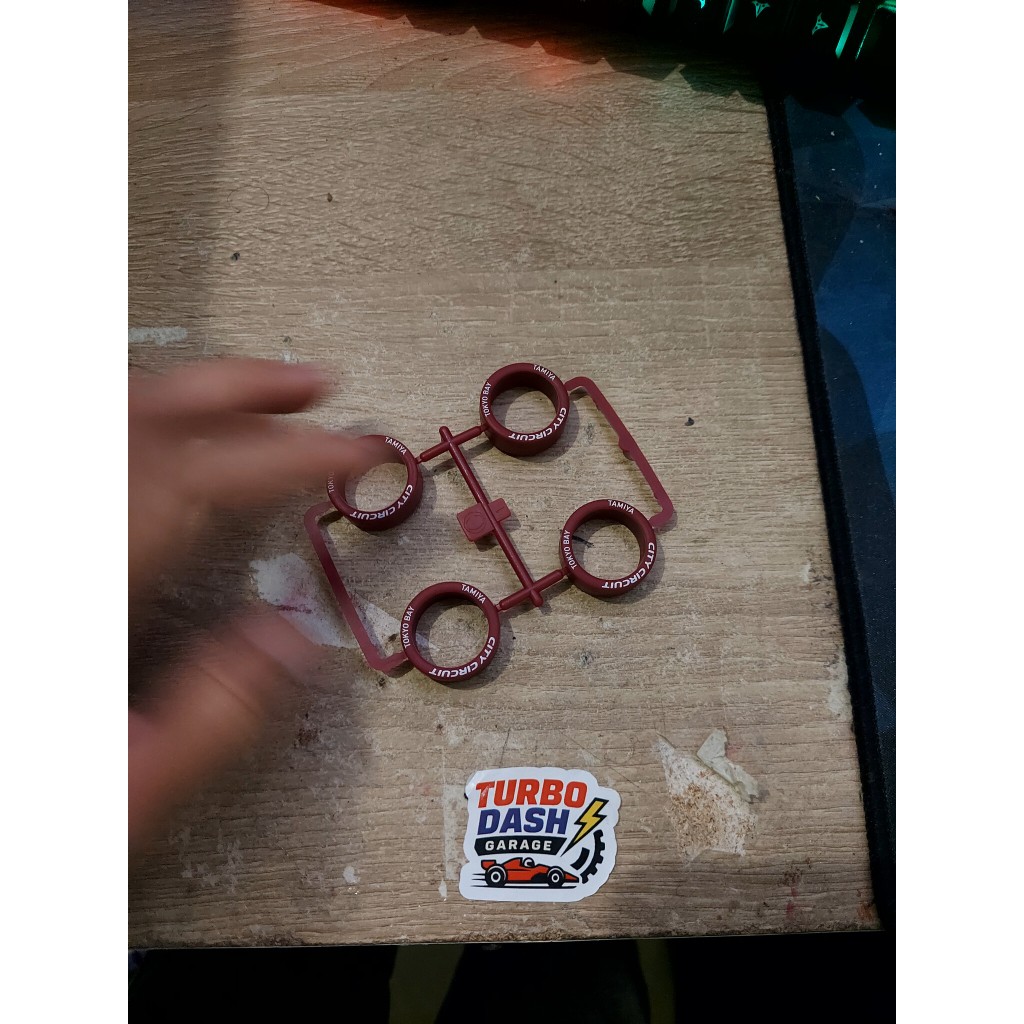 Ban Tamiya Medium Super Hard Maroon Lettering "City Circuit" - Loose Kit Original Tamiya