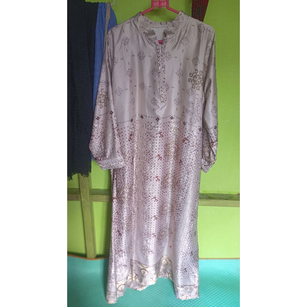 gamis motif satin