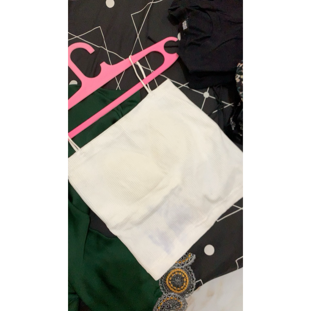 PRELOVED TENGTOP CROP SUDAH ADA BRA