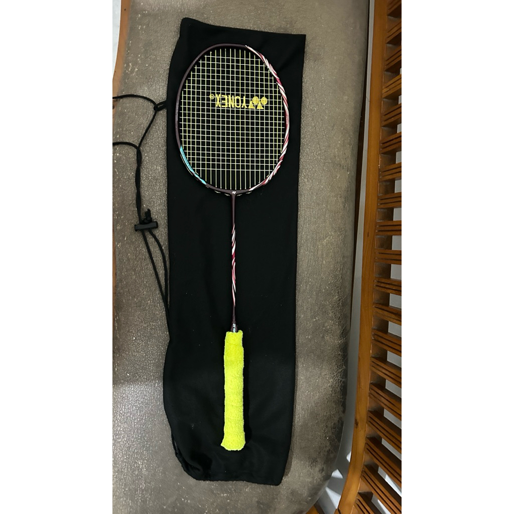 Raket Yonex Astrox 100 zz (100% Original)seken/second/preloved