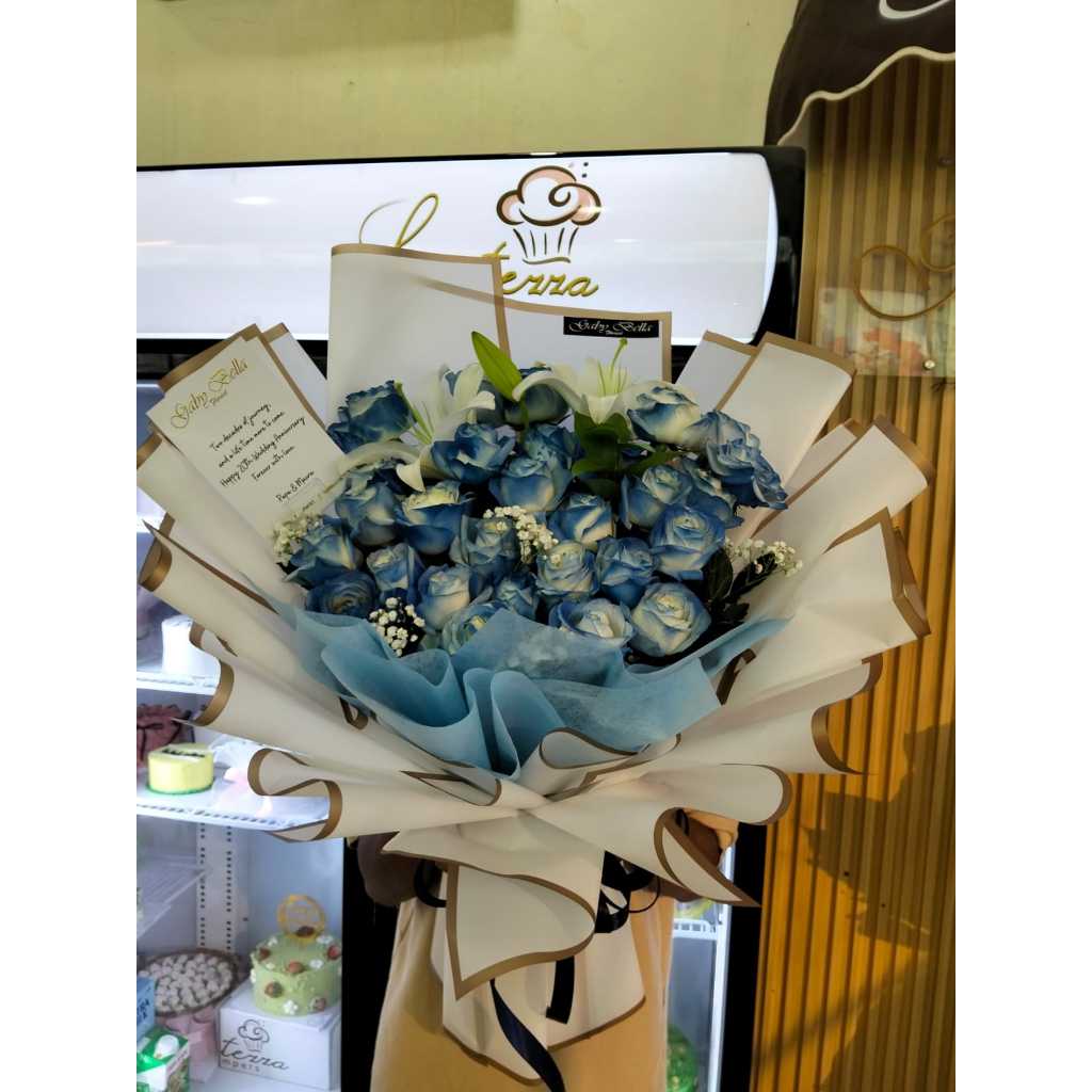 mawar biru buket mawar biru blue rose Buket Bunga Buket Bunga Wisuda Buket Bunga Cantik Bunga mawar 