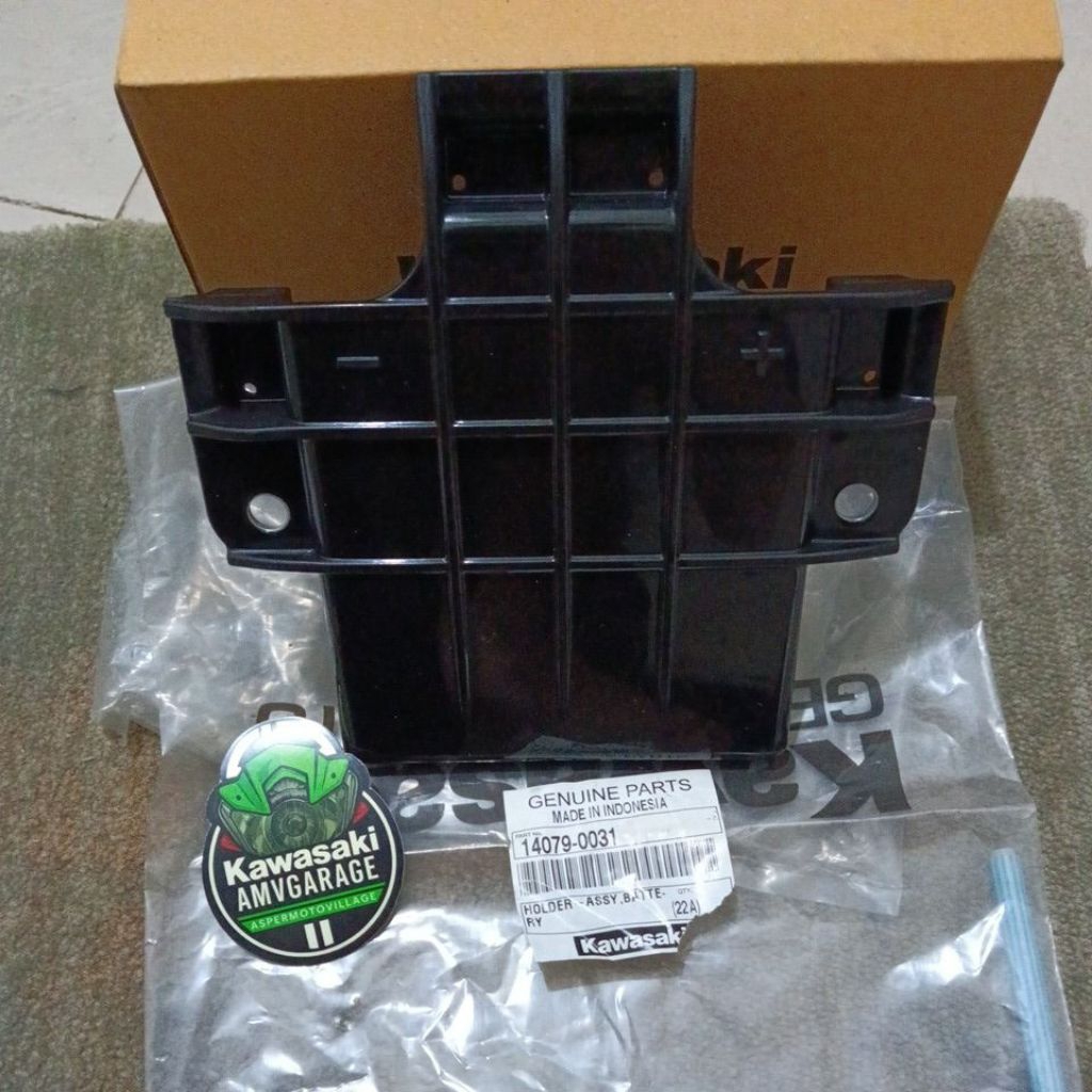 cover tutup aki KLX150 cover battery KLX150 original Kawasaki