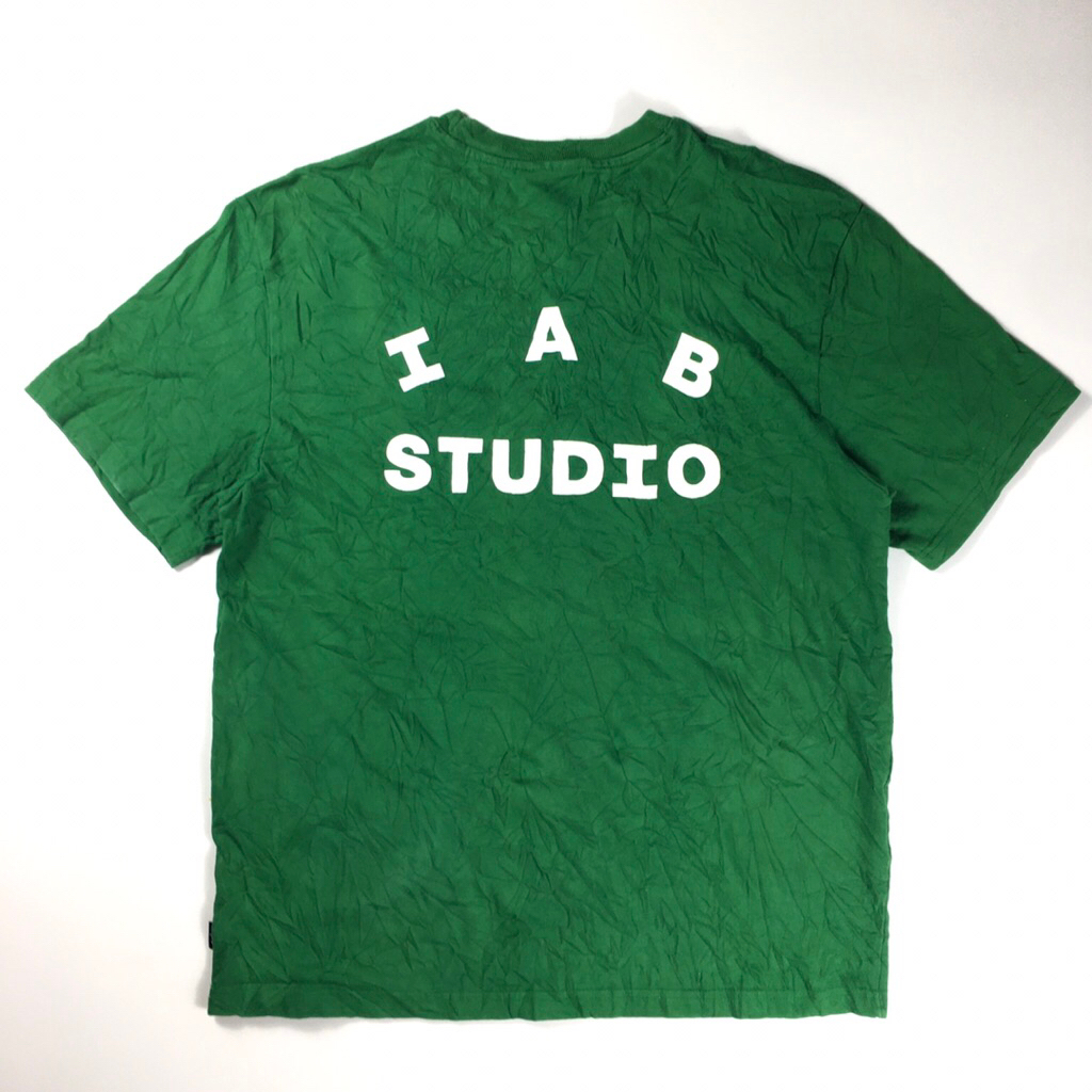 Kaos lengan pendek iab studio