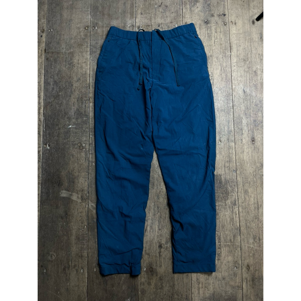 celanaUNIQLO Windproof Warm Easy Pants.
