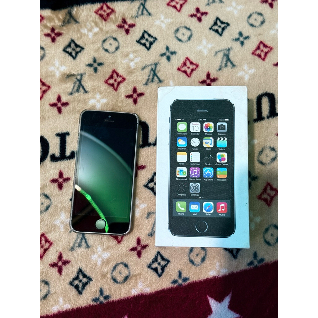 Iphone 5S Original Second bekas lengkap beserta box