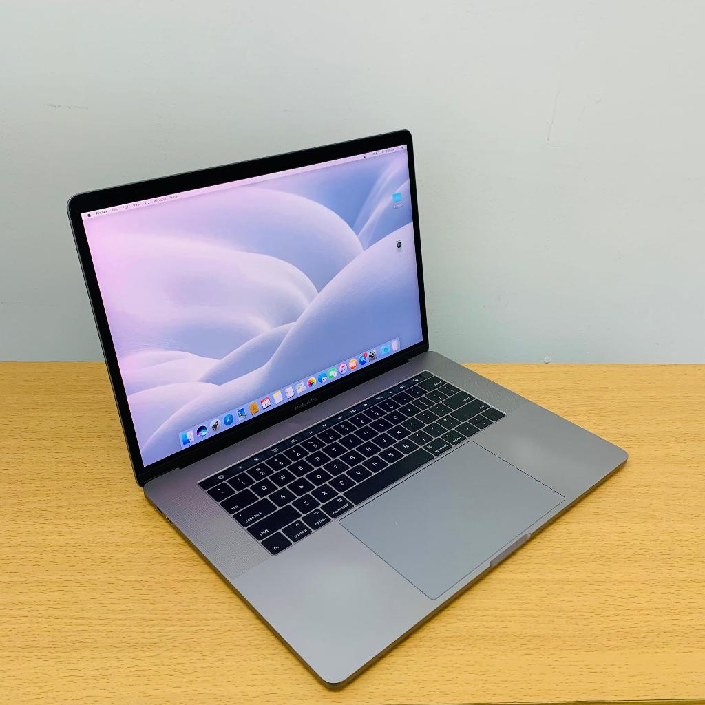 Macbook Pro 2017/2018 15inch Core i7 Touchbar Second
