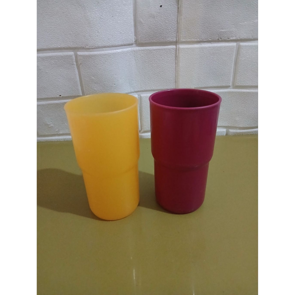 pl Tupperware paket 2pcs gelas outdoor 500ml tebal. kondisi aman