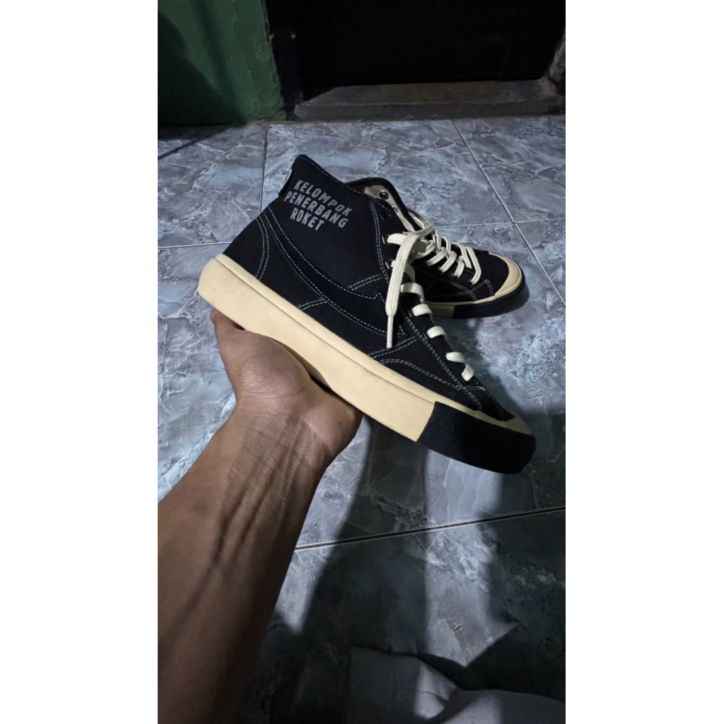 Preloved Sepatu Compass x KPR