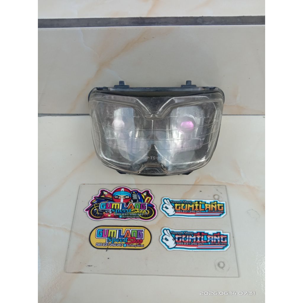 Reflektor lampu depan Nova dash