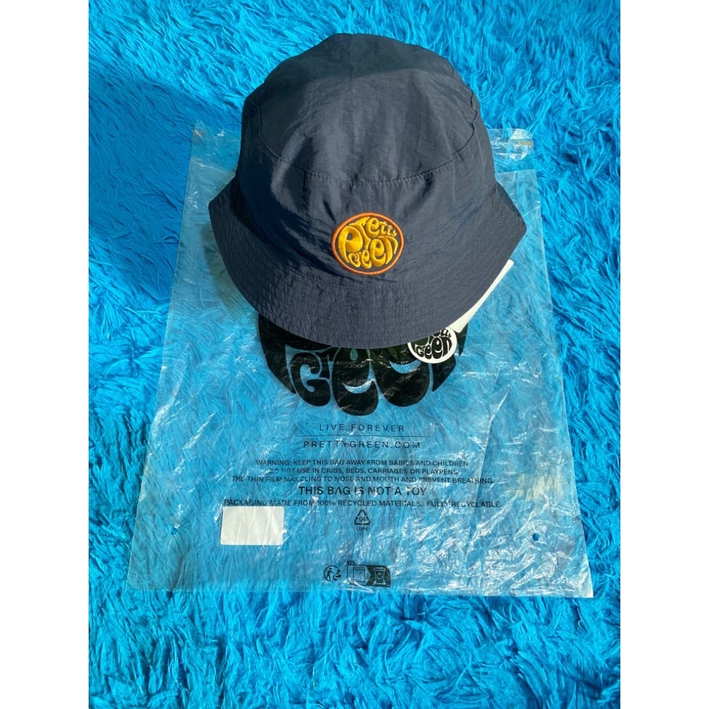 BUCKET HAT (BEANIE) PRETTY GREEN NEW.