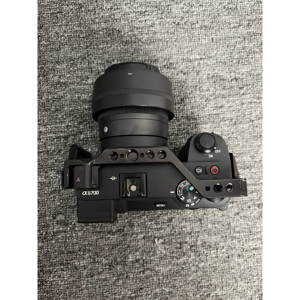 Sony A6700 bundling a6700 Alpha A 6700 Second Bekas + Sigma 30mm f1.4 | SmallRig Cage | Dry Cabinet