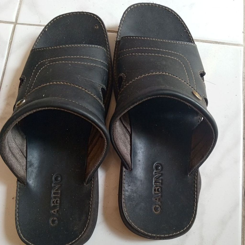 sandal pria hitam gabino size 41