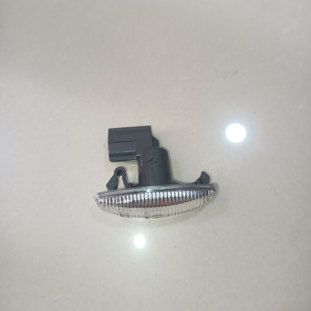 LAMPU SEIN SEN SAMPING DEPAN FENDER SPAKBOR MOBIL TOYOTA VIOS YARIS SIENTA ORIGINAL