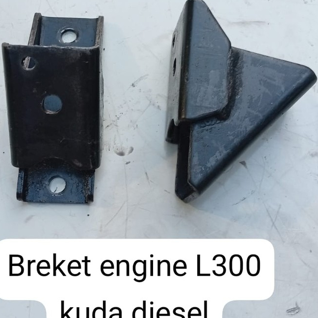 Breket bracket dudukan engine mesin mounting monting Mitsubishi L300 kuda diesel 4D56 copotan origin