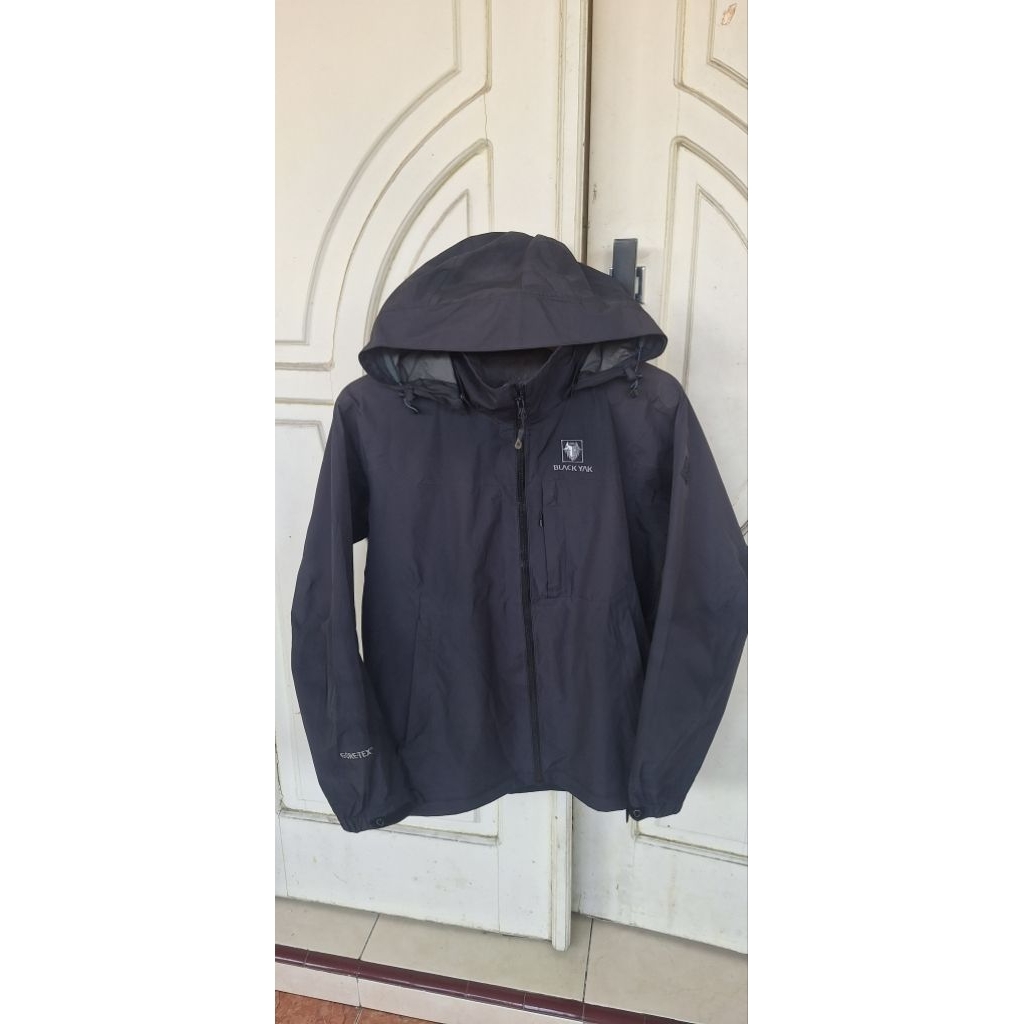 outdoor brand blackyak goretex gropcore
