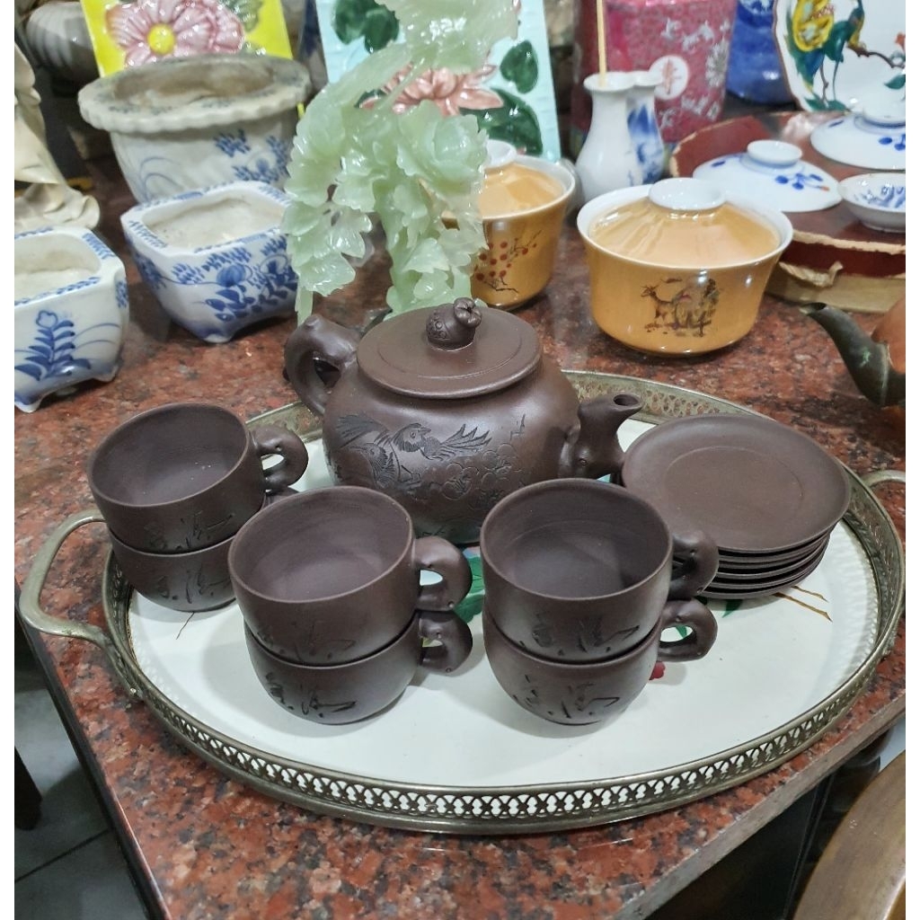 Tea set Yixing chinaTeko teh china
Terracotta antik jadul vintage
Original
Kondisi NOS (new old stoc