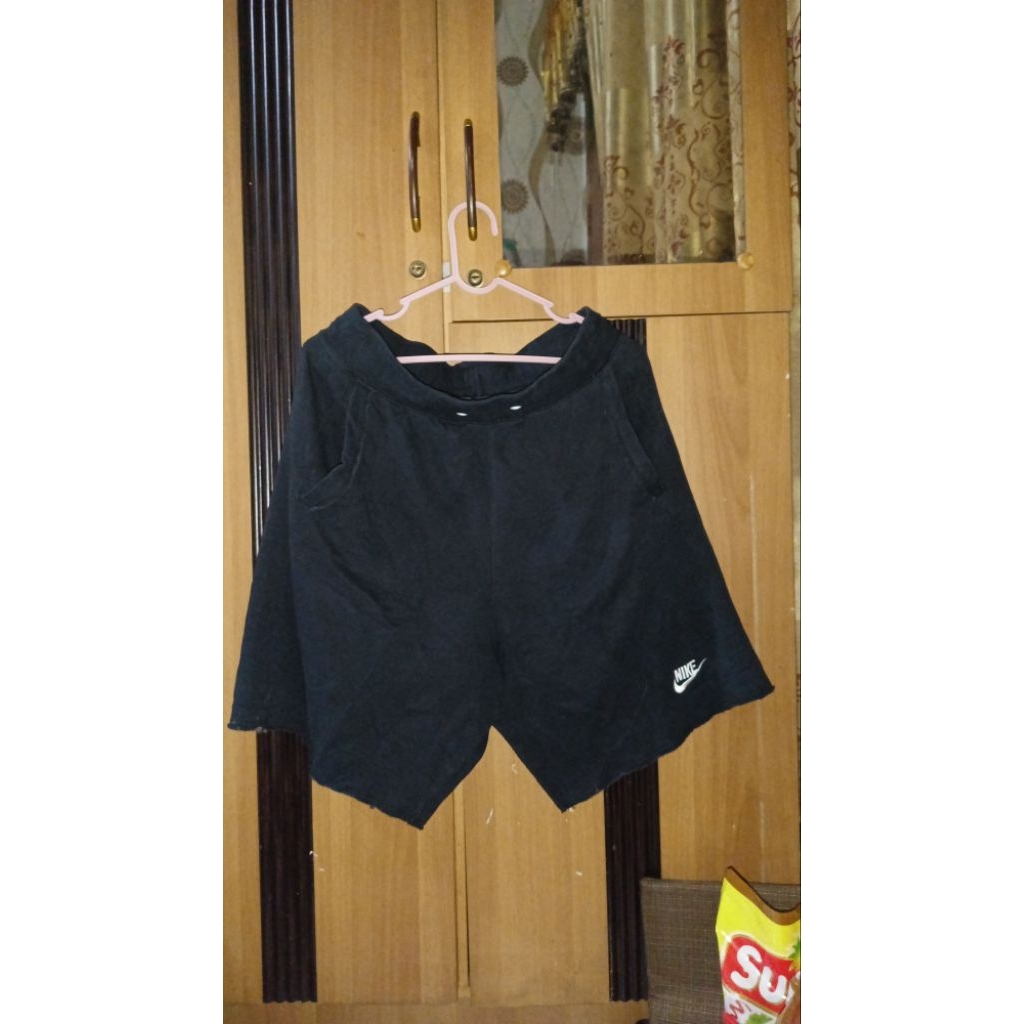 celana pendek nike