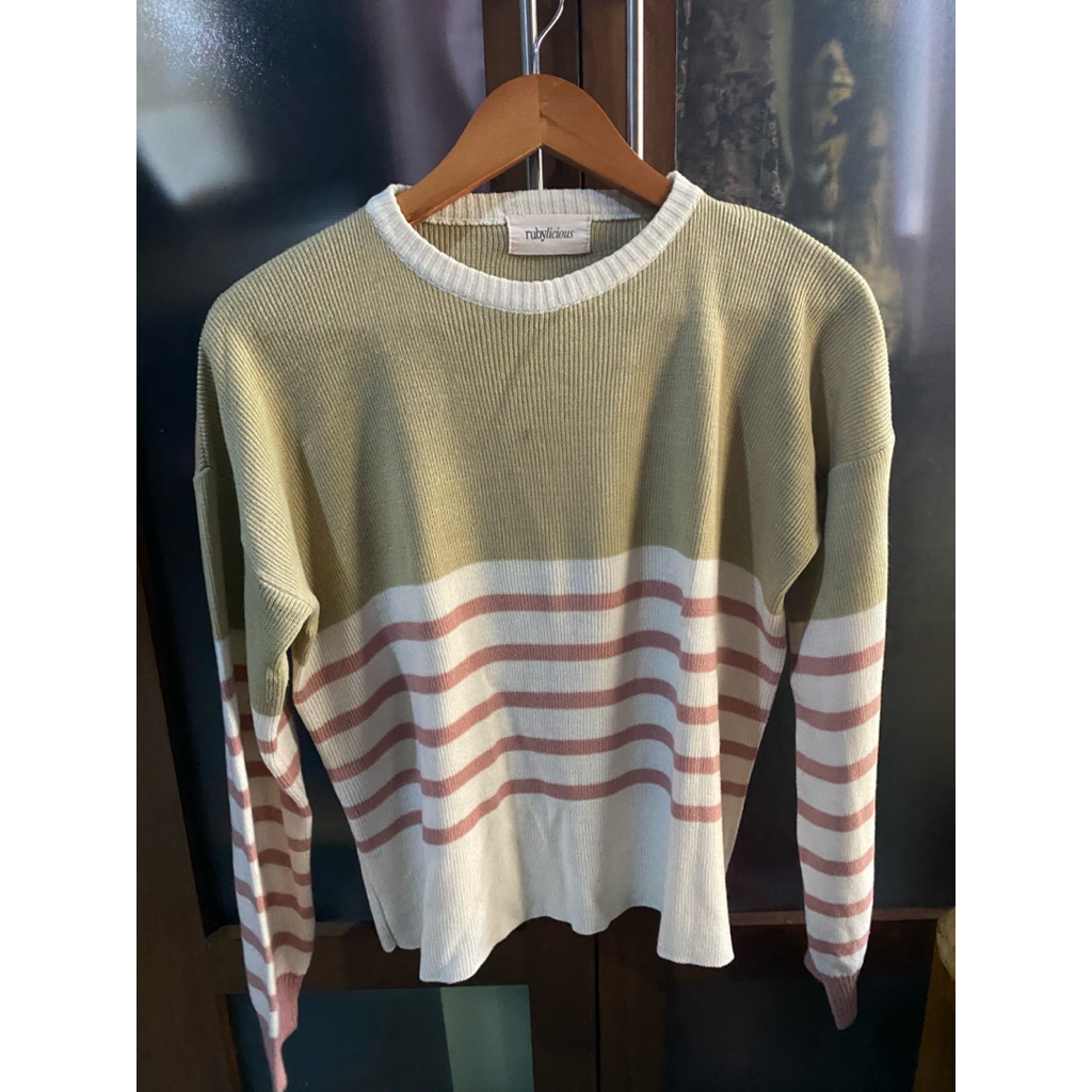 sweater rubylicious (preloved)