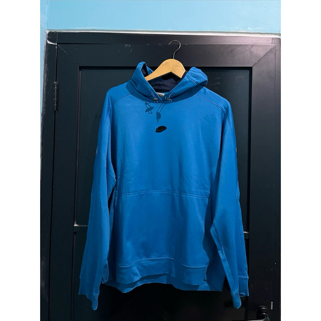hoodie biru muda