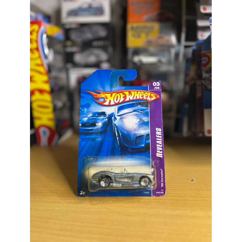 Hotwheels ‘58 Corvette REVEALERS Card Old - Open Kap Mesin