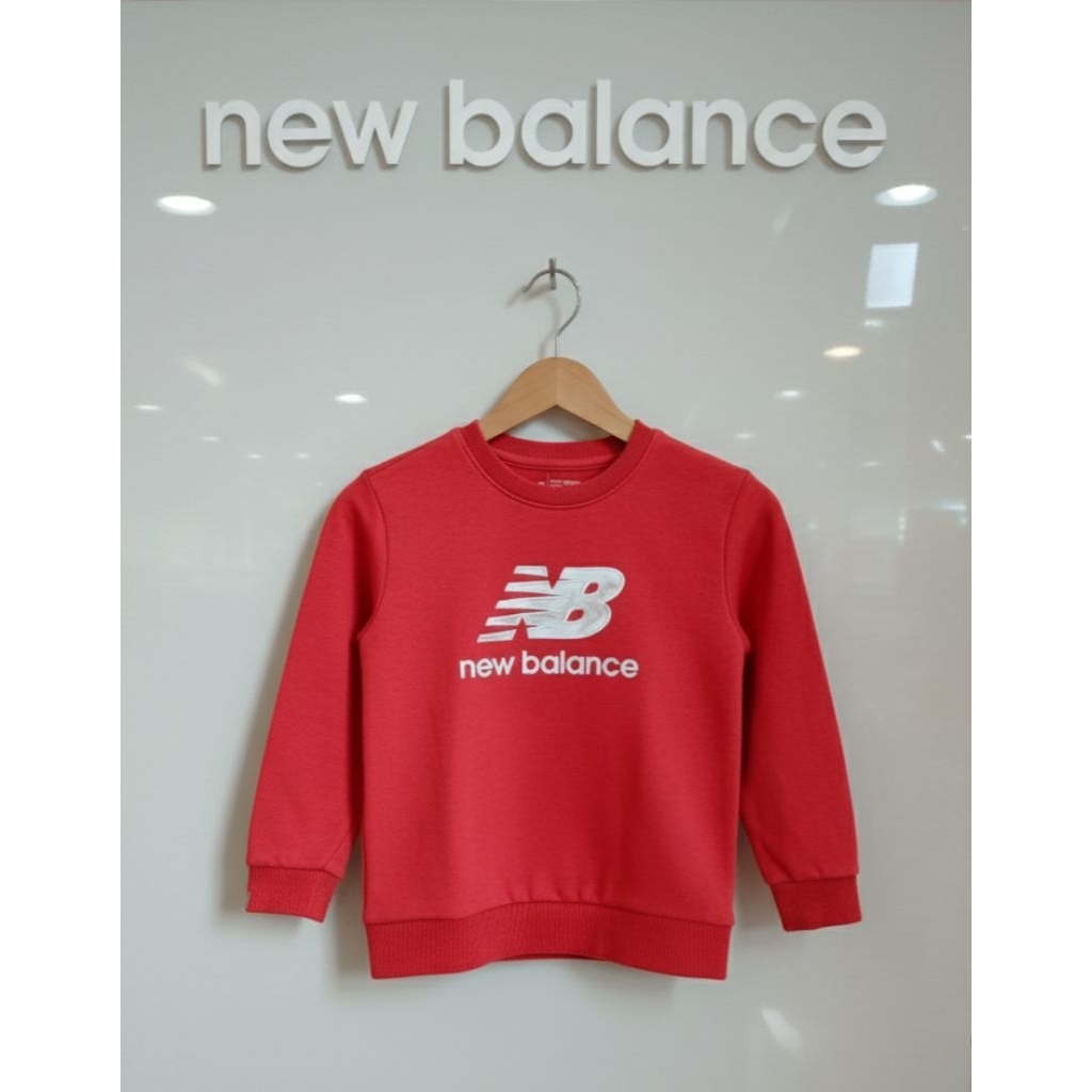 Sweater anak new balance