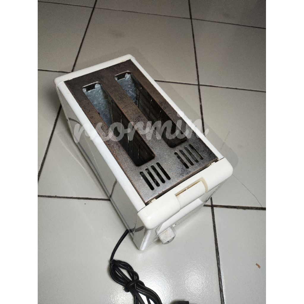 Toaster roti pemanggang roti