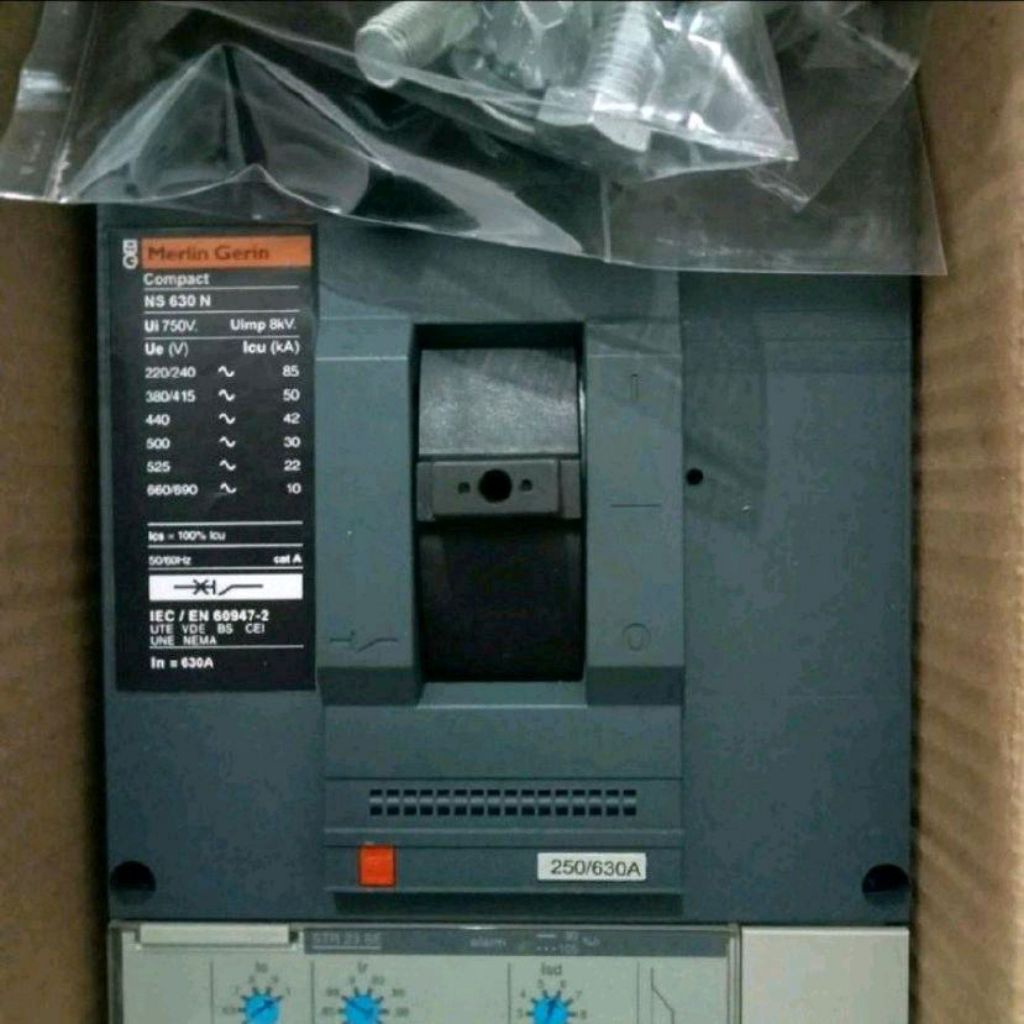 MCCB MERLIN GERLIN NS 630 N 630A