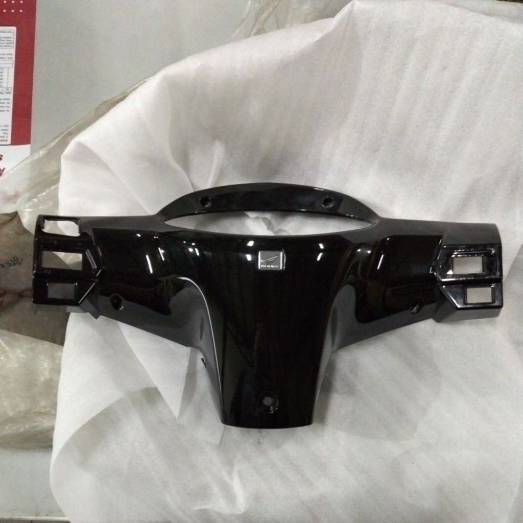 Cover handle RR untuk motor Karisma number part 53206KPH880FMB