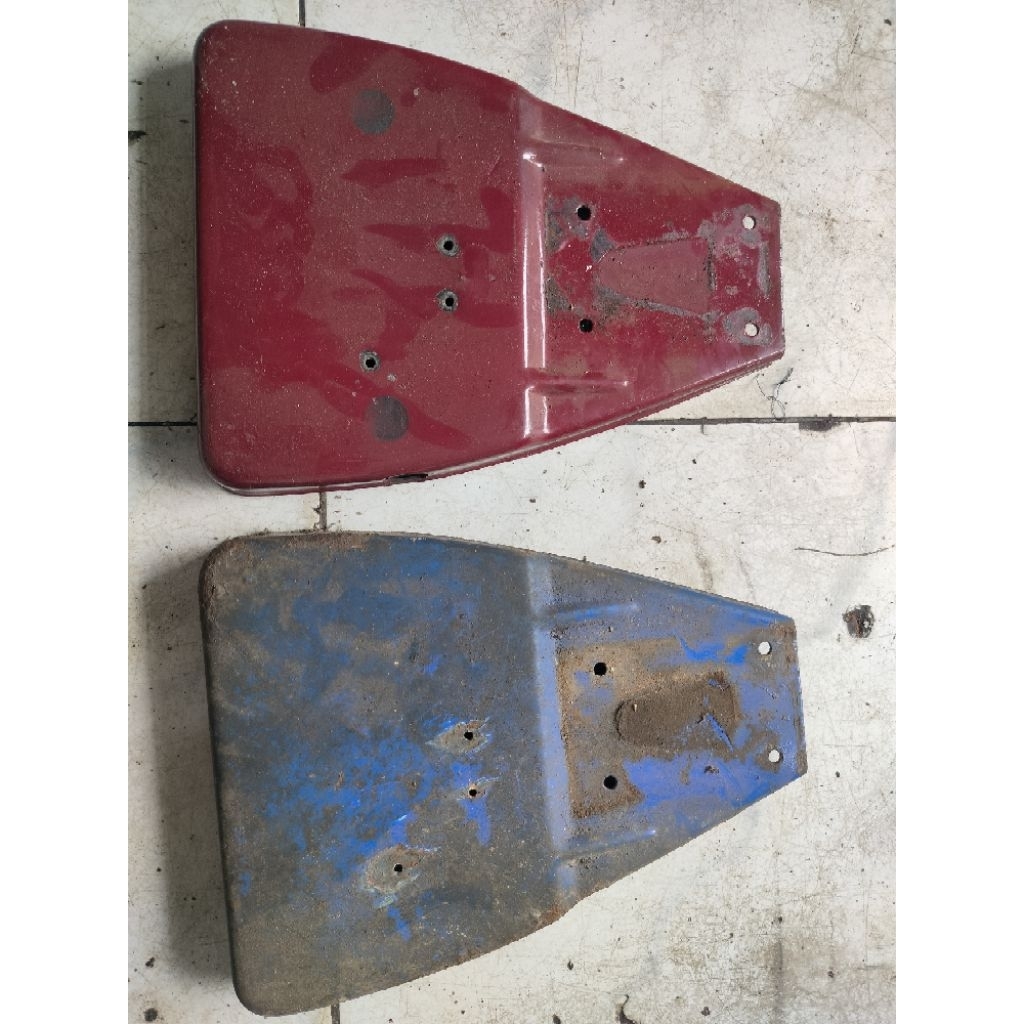 Tatakan jok alas jok vespa exclusive strada sera dll original