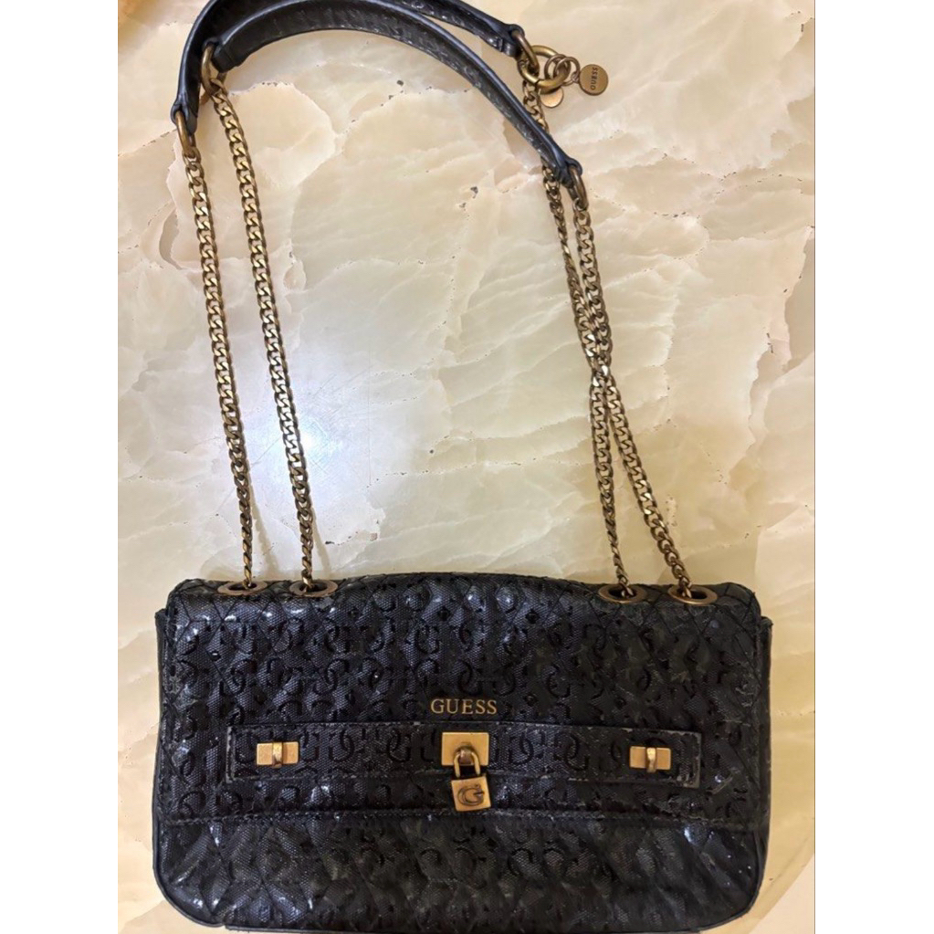 Tas Guess Hitam
