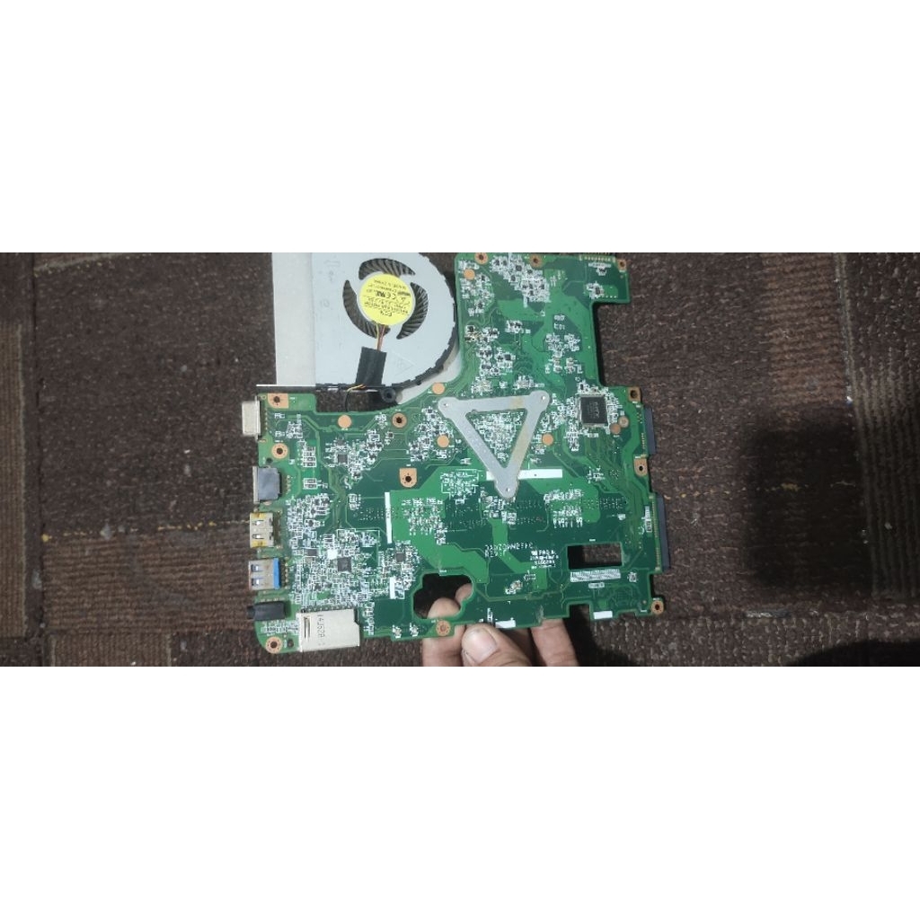 motherboard mesin laptop Acer Aspire E5 411 Intel core i3 4005U bonus hedsing fan hanya 450rb
