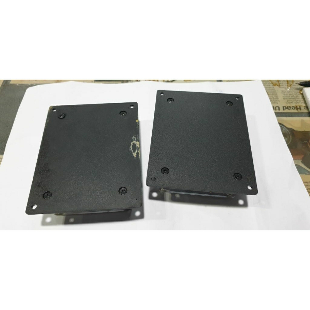 Casing Box Crossover Passive pasif akrilik sepasang bekas