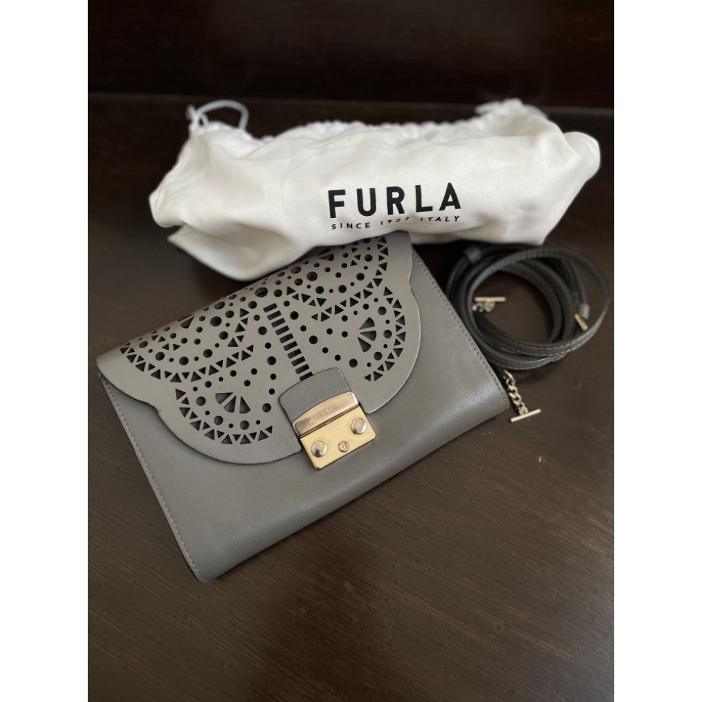 Preloved FURLA Metropolis Bolero Mini Lazercut Taupe ORI Tas Wanita Furla Branded Crossbody Slingbag
