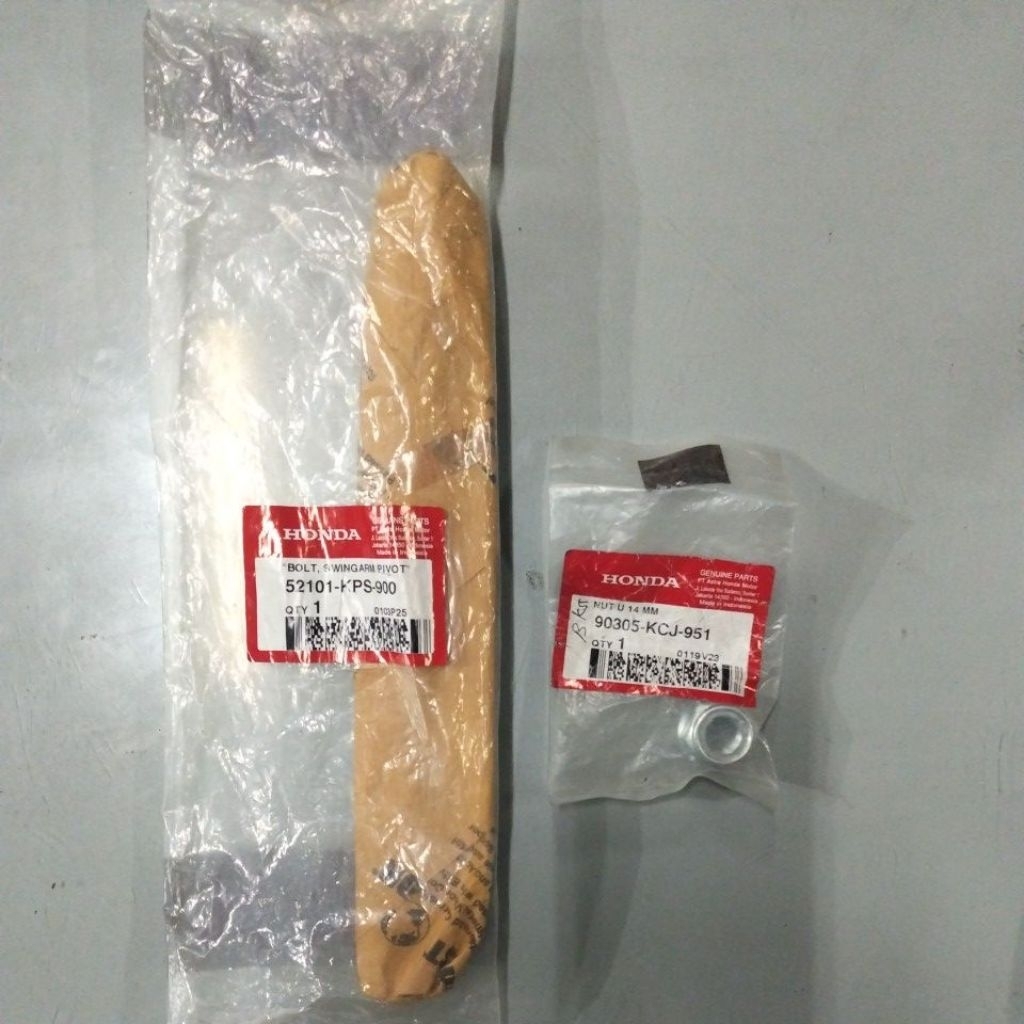 Baut swingarm plus mur swingarm untuk motor CRF150FI number part 52101KPS900 & 90305KCJ951