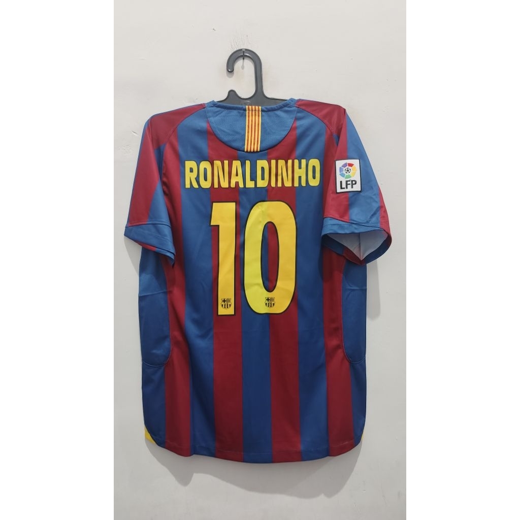 jersey retro B@rc@ Ronaldinho edisi La Liga size M