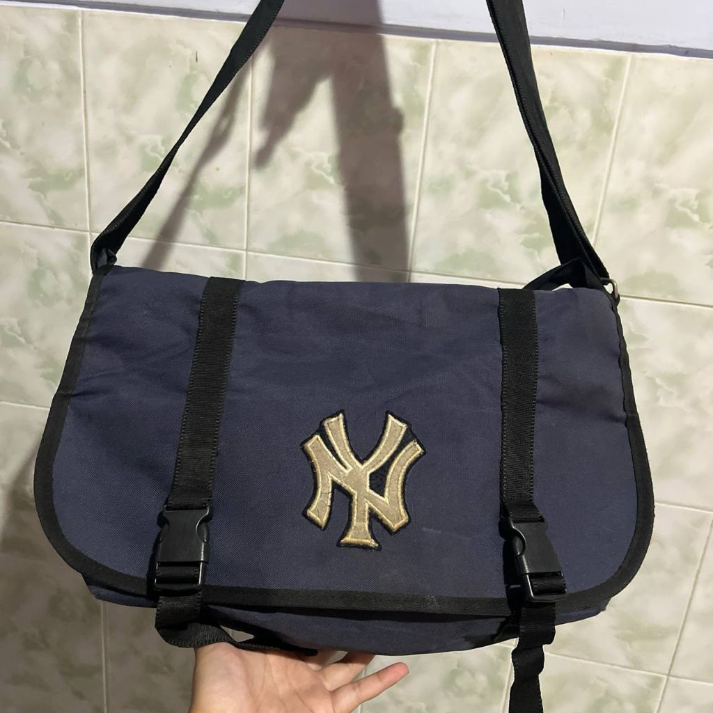 Slingbag mlb navy | Tas Kerja/ Sekolah/ Kuliah Unisex | Preloved Bekas Pribadi Second