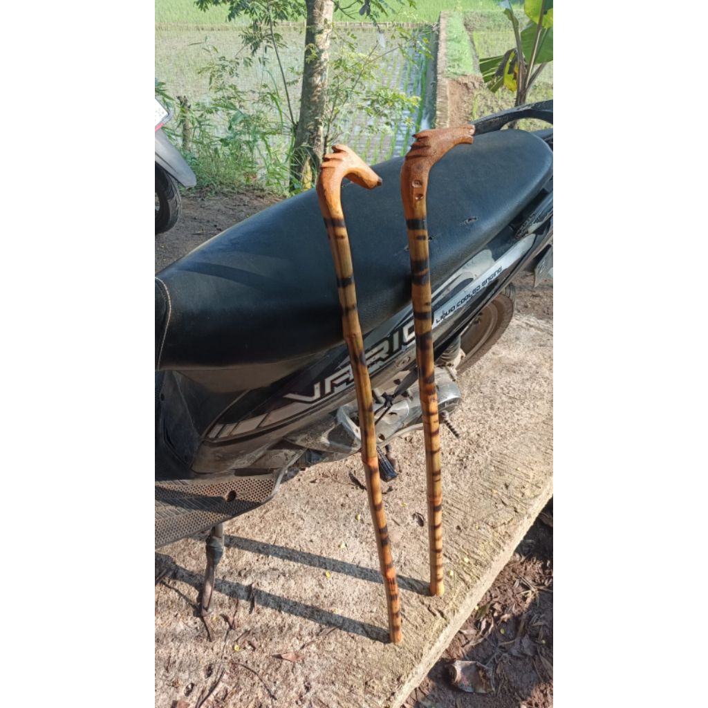 alat bantu jalan tongkat bambu unik