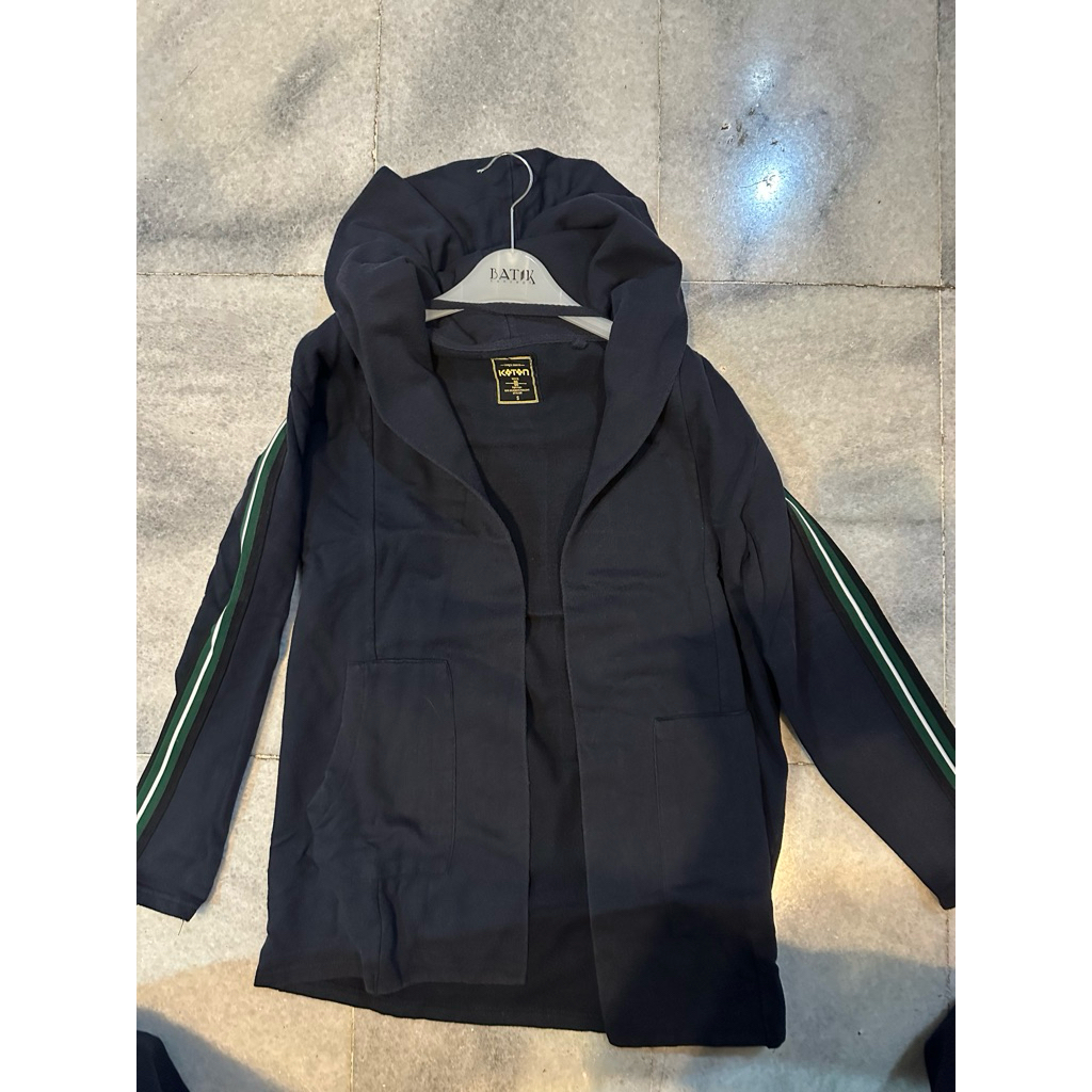 Koton Outer Atasan Pria dengan Hoodie