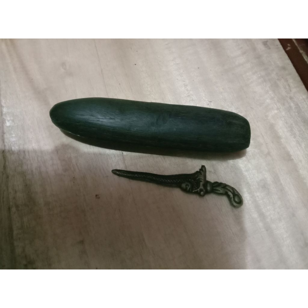 Galih kayu hitam isi keris naga