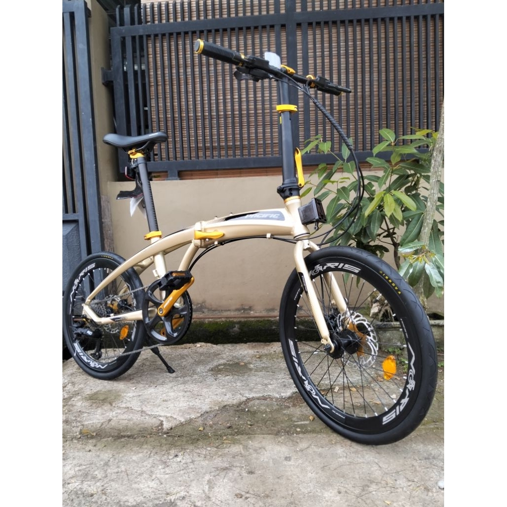 PACIFIC SEPEDA LIPAT NORIS 2.2 SR UKURAN 20 INCHI 9 SPEED UMUR 8 TAHUN - DEWASA / NORIS 2.2 SR (20) 