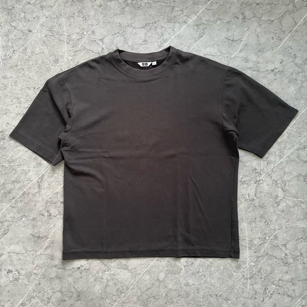 KAOS UNIQLO AIRISM GREY L SECOND