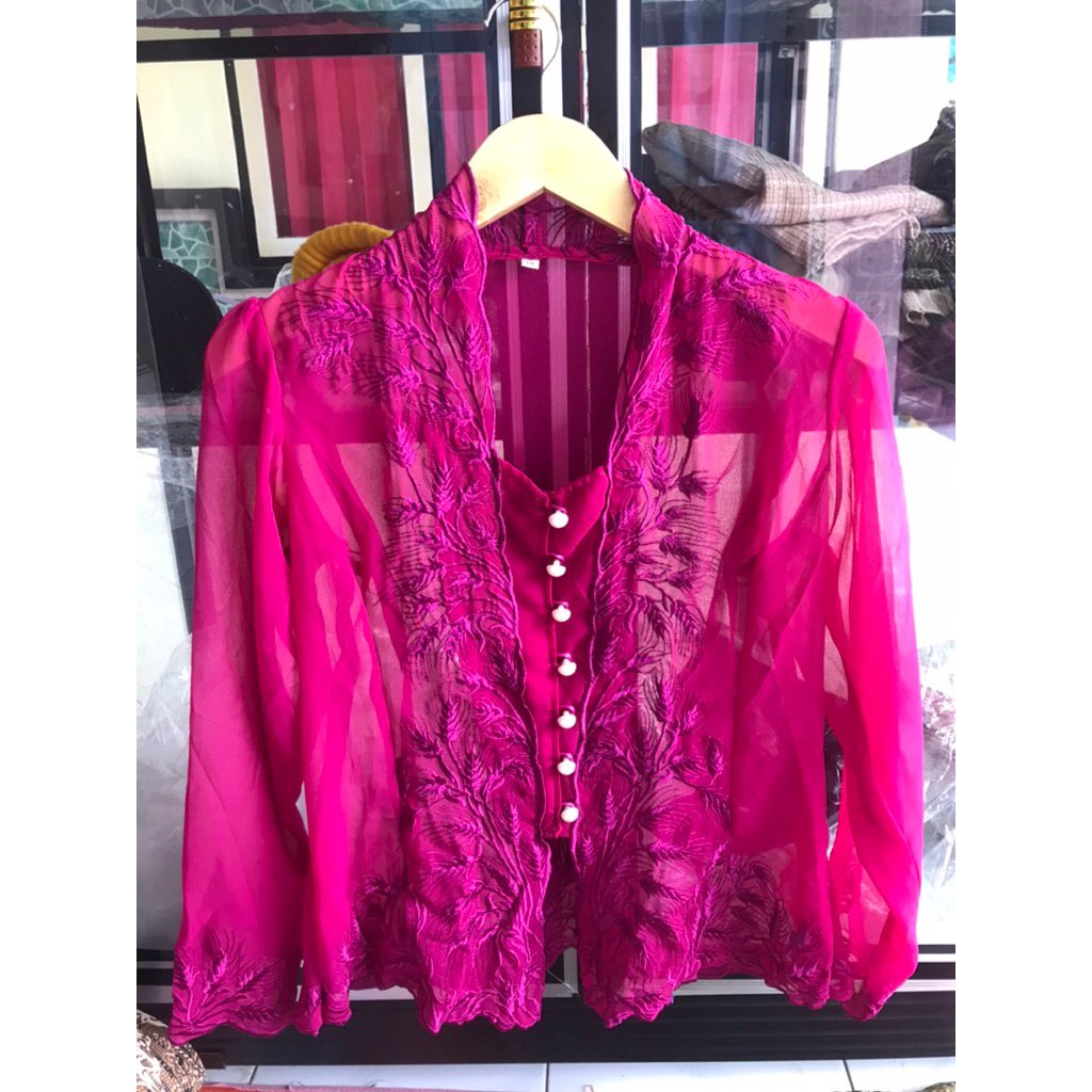 kebaya bordil kancing mutiara