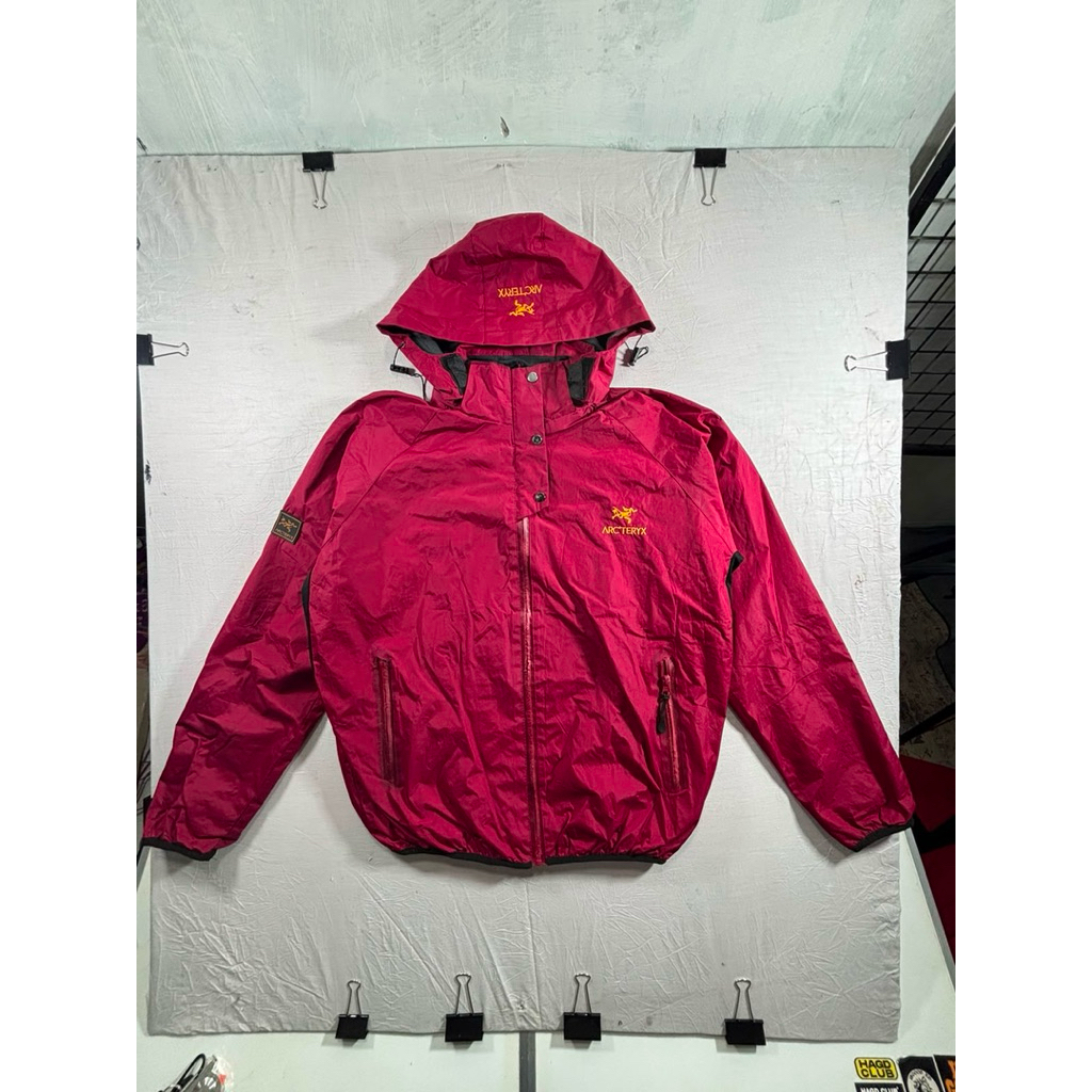 JAKET OUTDOOR ARCTERYX