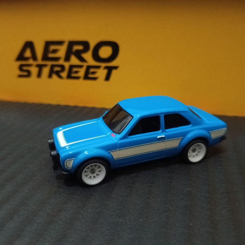 HW 70 Ford Escort Fast Furious (Ban Karet)