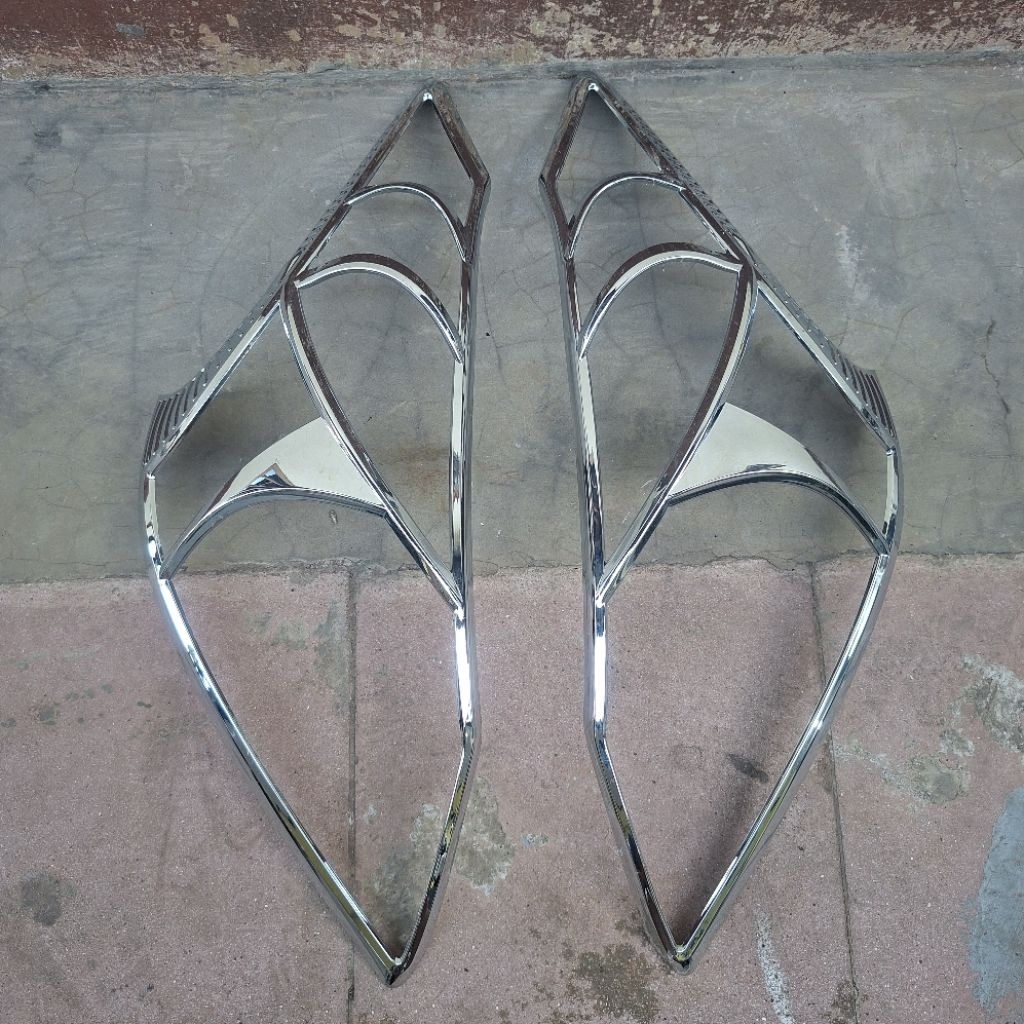 Garnish Headlamp Lampu Depan Avanza Xenia 2012-2014