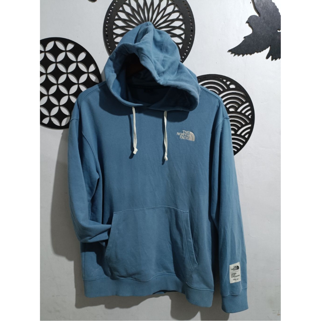 The North Face Essential Hoodie