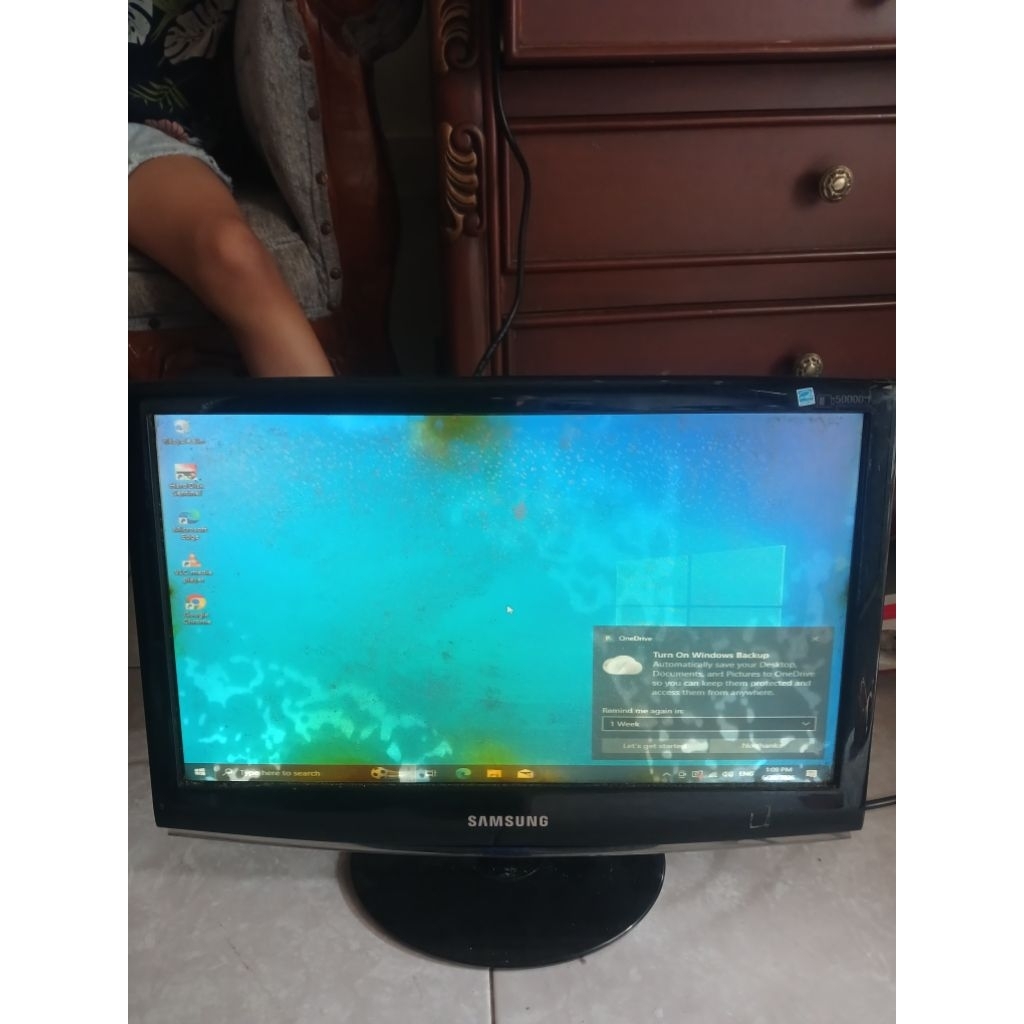 Monitor samsung 19 inch Minus
