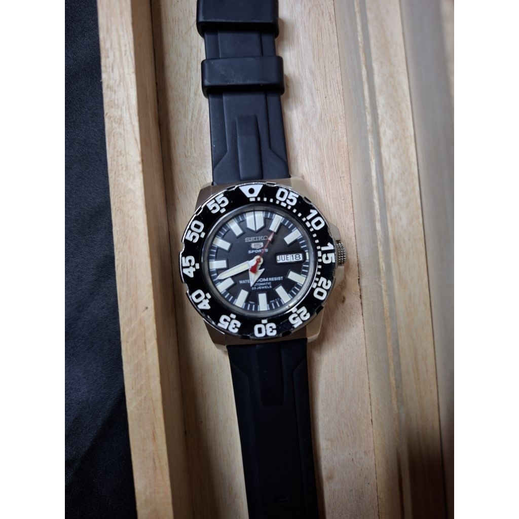 Seiko 5 Sports SNZF51K1, "Baby Monster". Cal. 7S36.