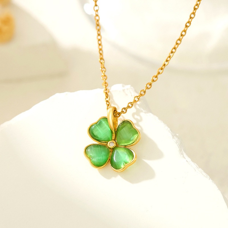 (43) Kalung Titanium Wanita Warna Gold Liontin Batu Giok Hijau Cat Eye Bunga Clover Daun PTK-104